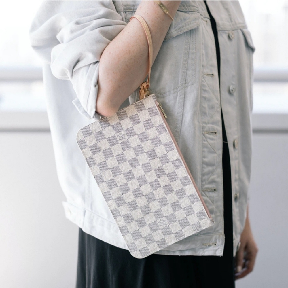 🤍Louis Vuitton Wristlet🤍